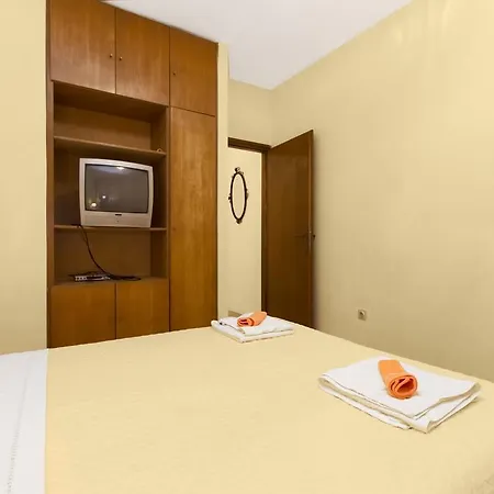 Neven Apartment *