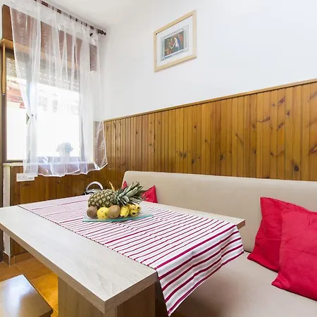 Apartment Neven *